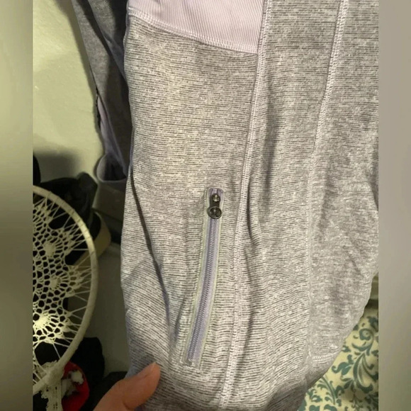 Lululemon run full tilt pullover in lavender size 8 - Picture 8 of 11